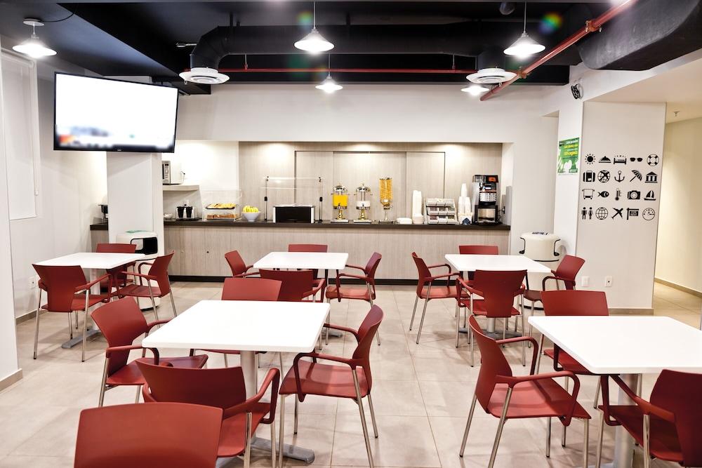都市快捷朱尼尔比亚埃尔莫萨酒店 外观 照片